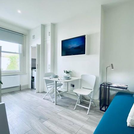 Apt 08 Beachside Beauty Central Studio Steps From Cafes 布赖顿 外观 照片