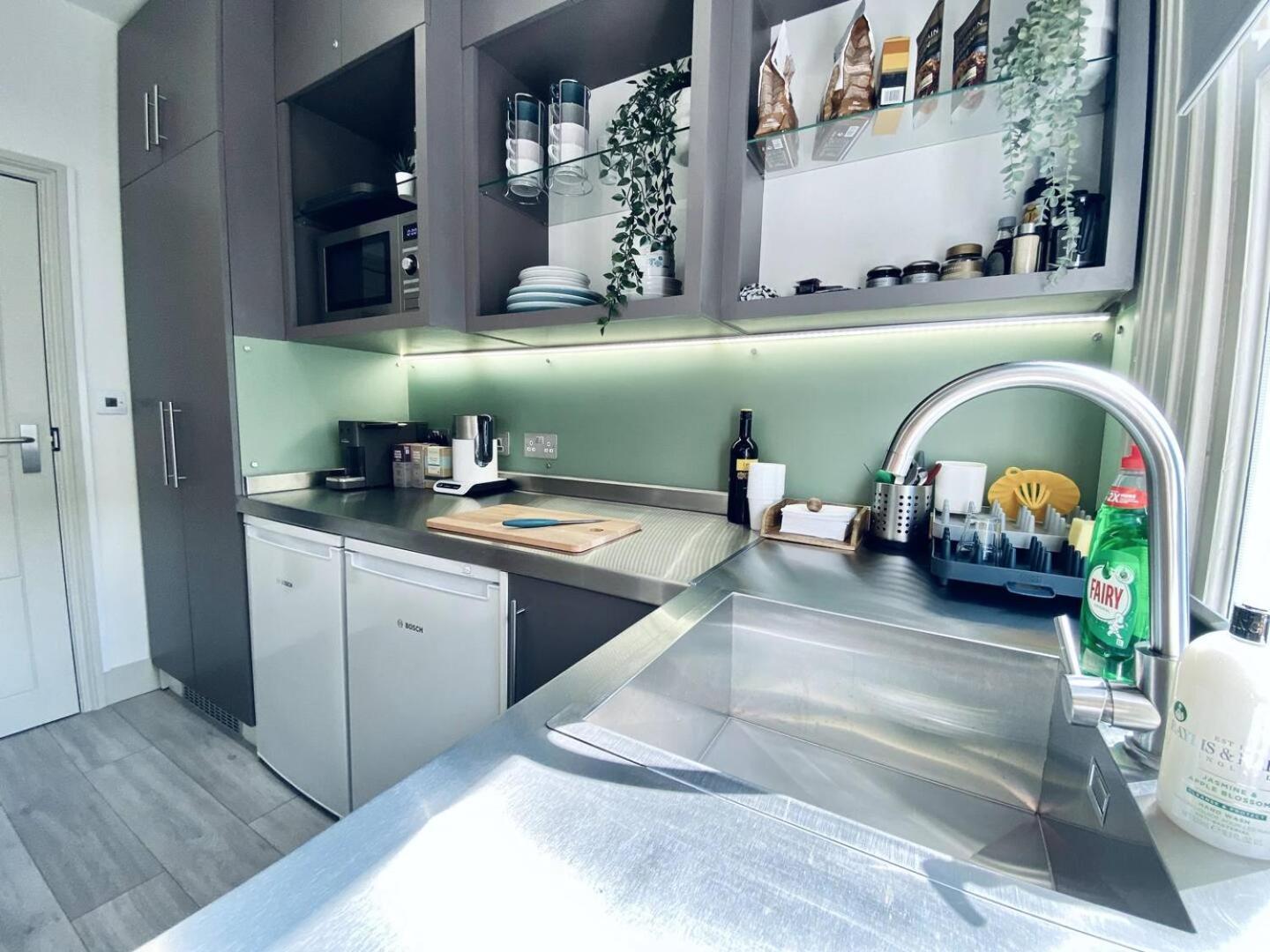 Apt 08 Beachside Beauty Central Studio Steps From Cafes 布赖顿 外观 照片